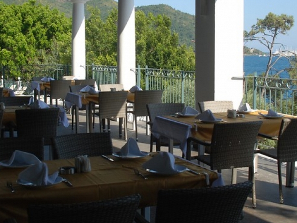 MAİN RESTAURANT