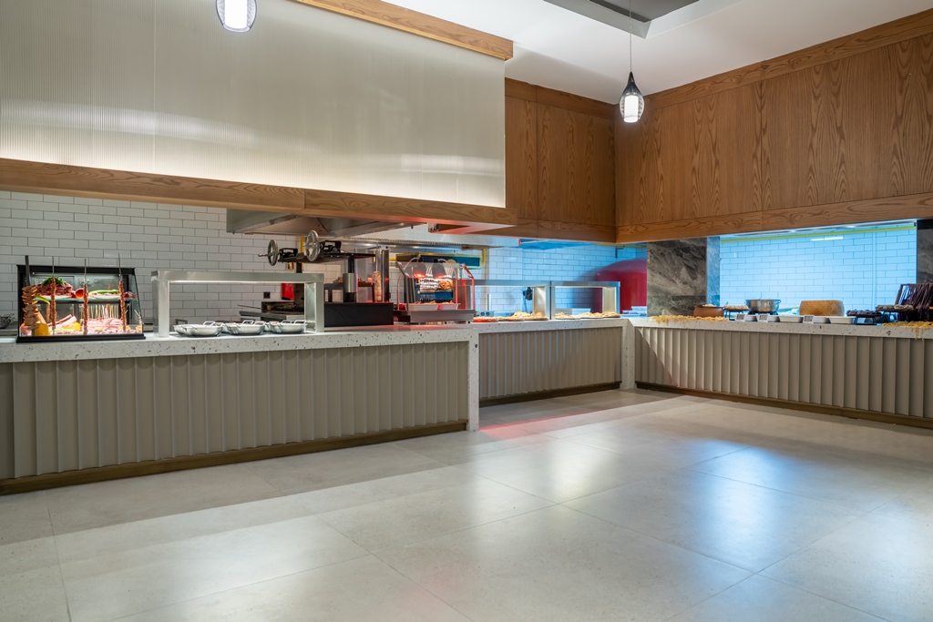 MAIN RESTAURANT