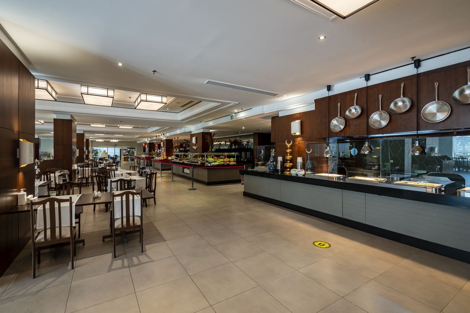 MAIN RESTAURANT