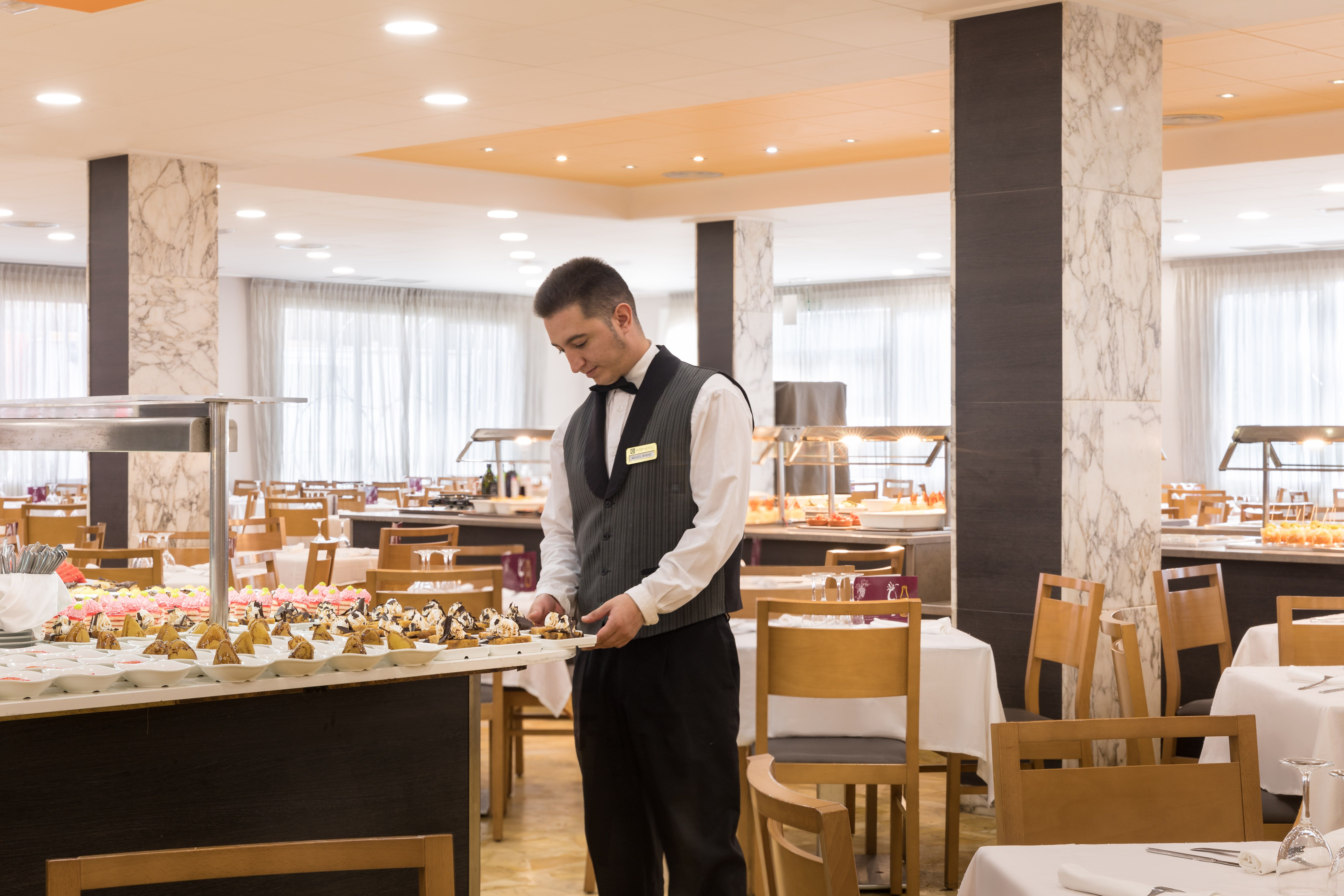 MAIN RESTAURANT