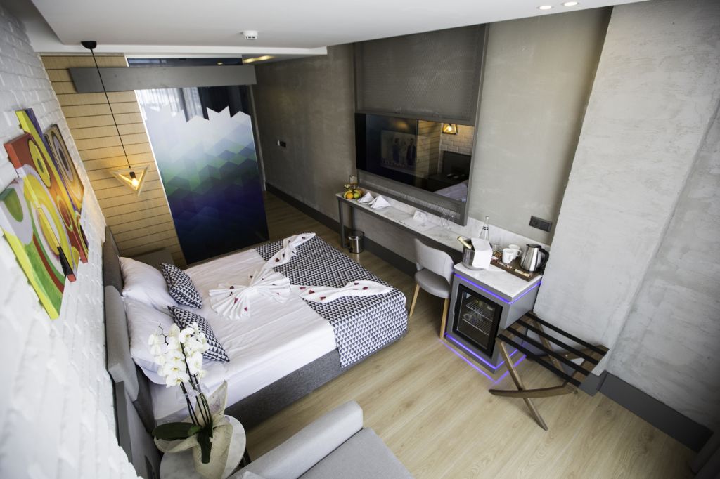 DELUXE COMFORT ROOM BALCONY