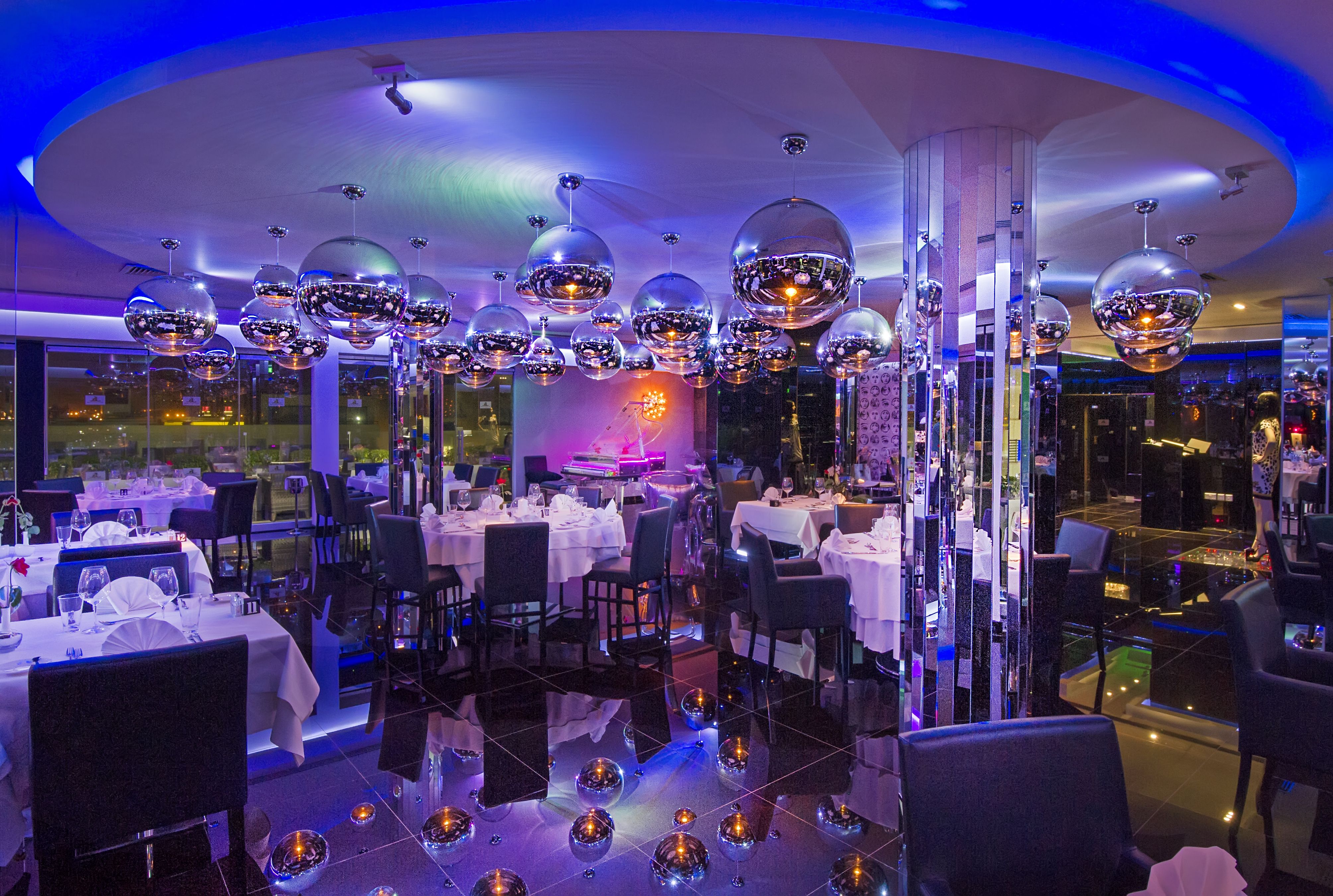 Glasshouse Lounge 