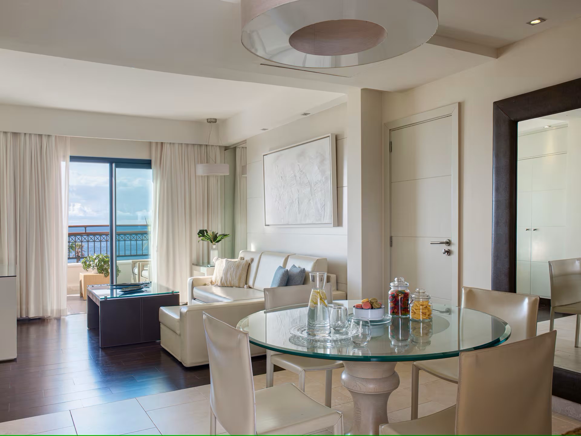 RED LEVEL - TWO BEDROOM MASTER SUITE