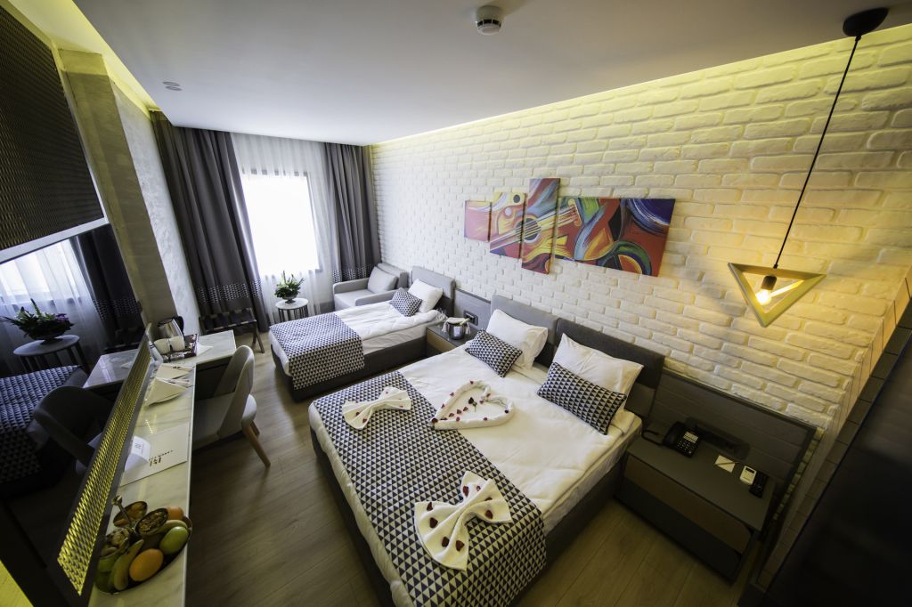 DELUXE COMFORT WITHOUT BALCONY