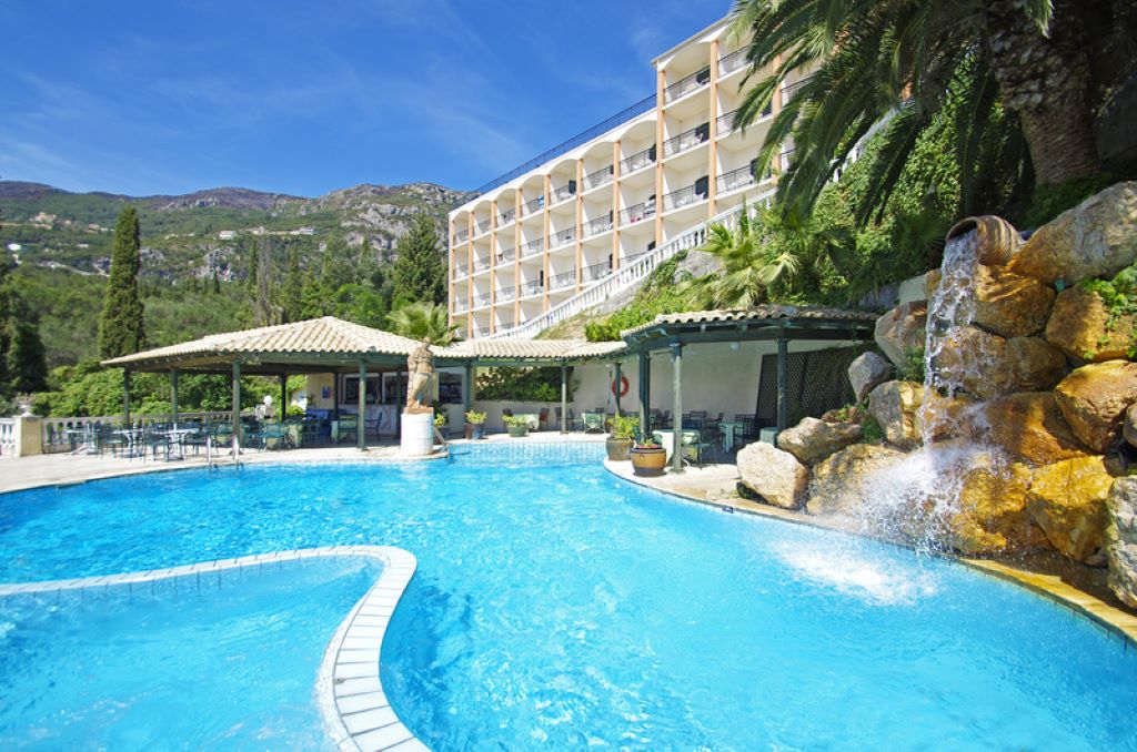 Piscina deschisă