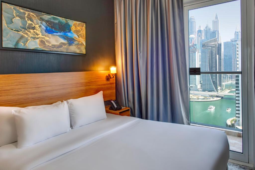 Premium 1 Bedroom Marina View & Balcony