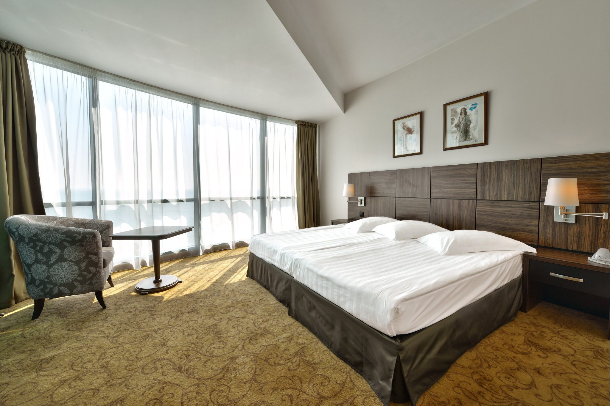  Standard Suite (Balcony) 