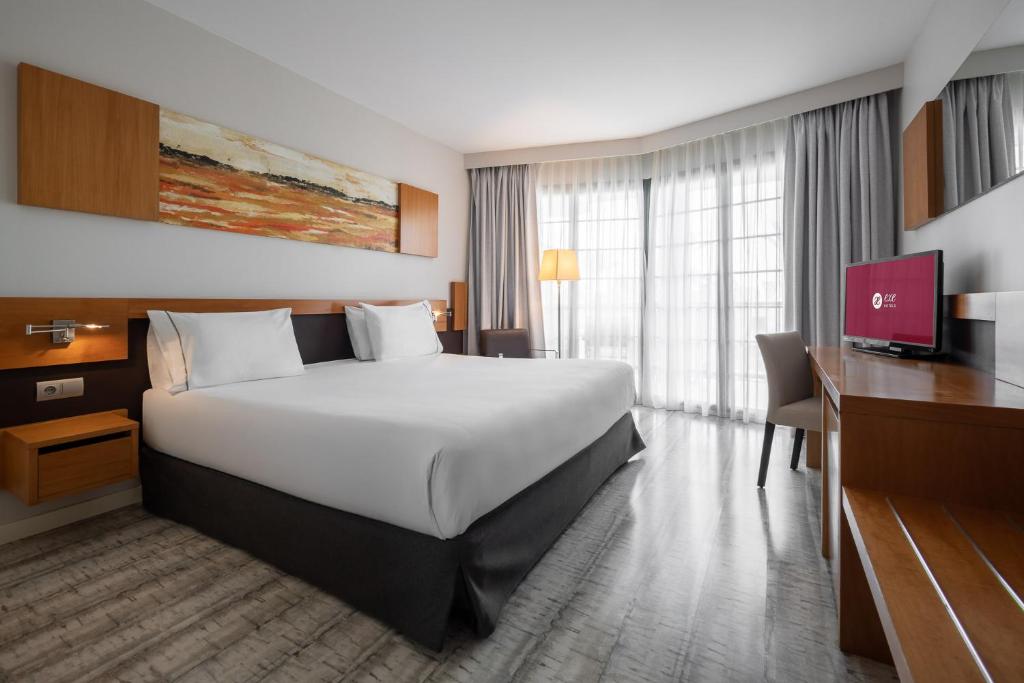 DOUBLE DELUXE ROOM BALCONY OR TERRACE