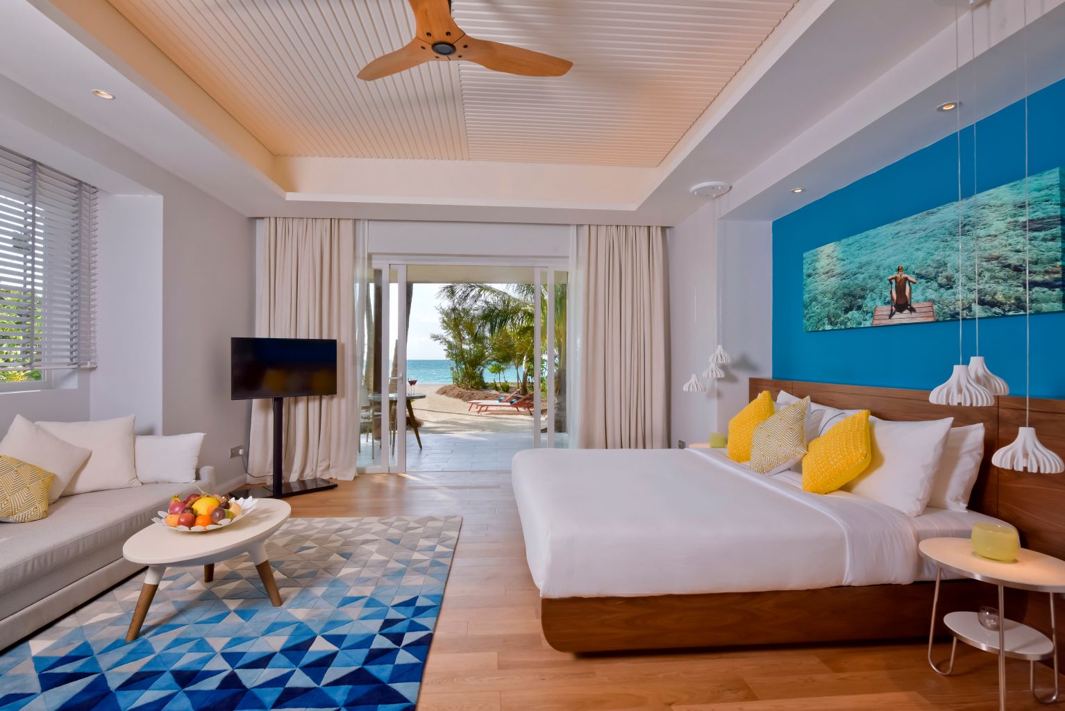 BEACH VILLA WITH SWIRLPOOL