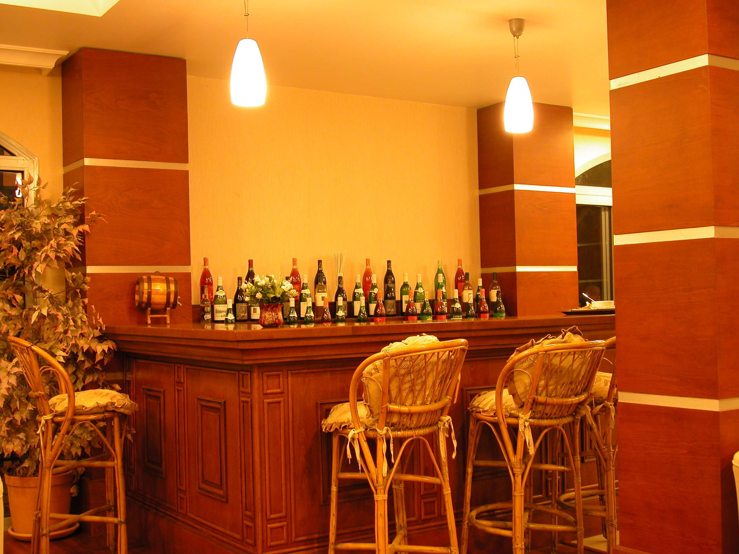 LOBI BAR