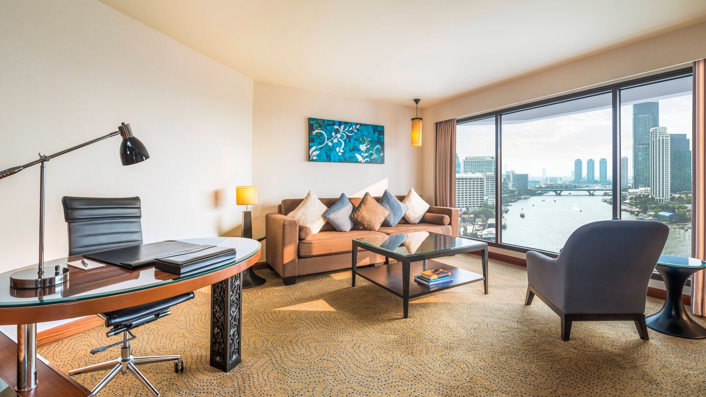 Club Executive Riverview Suite