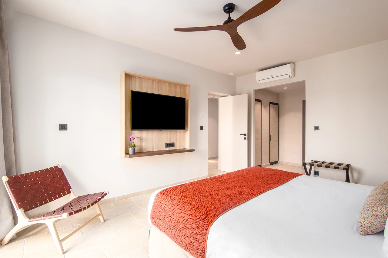Preferred Club Bungalow Master Suite Garden View