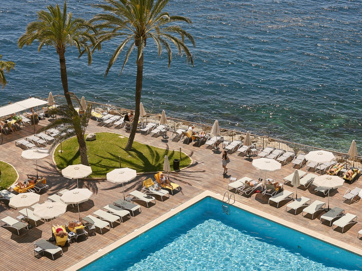 Piscina exterioara/interioara