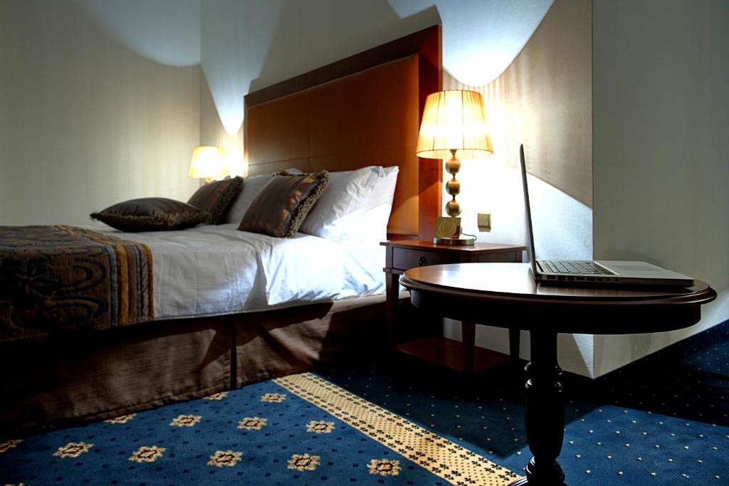 Twin Standard Room (SeaView, Balcony)