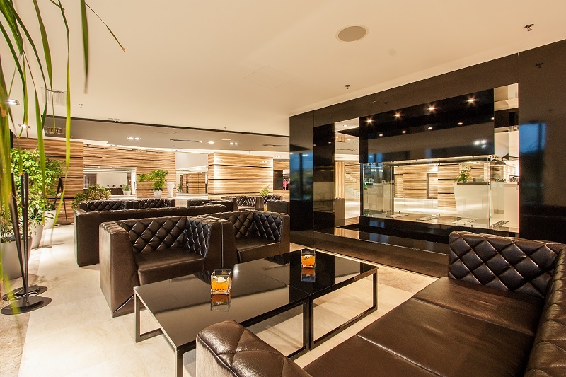 Lobby bar.jpg