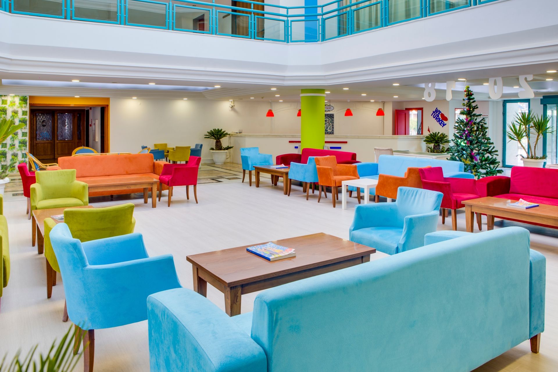 LOBBY BAR