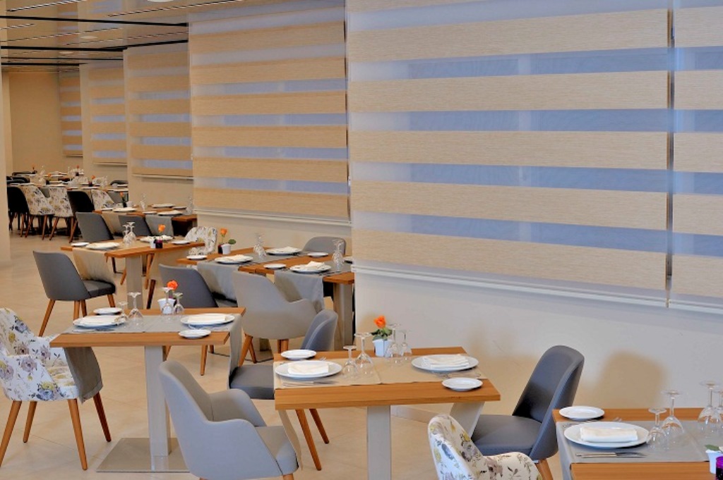 MAIN RESTAURANT