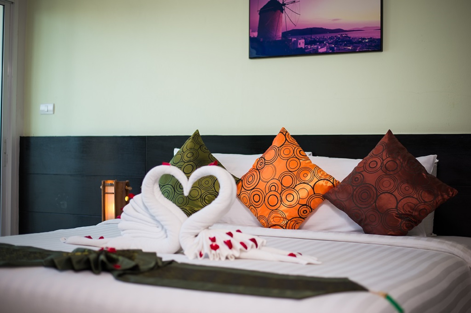 HONEYMOON SUITE
