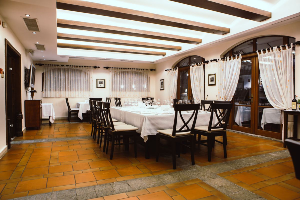 Dolphin Restaurant