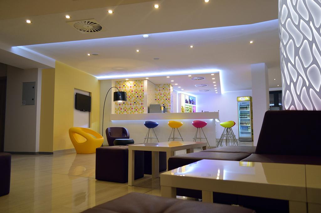 Lobby Bar