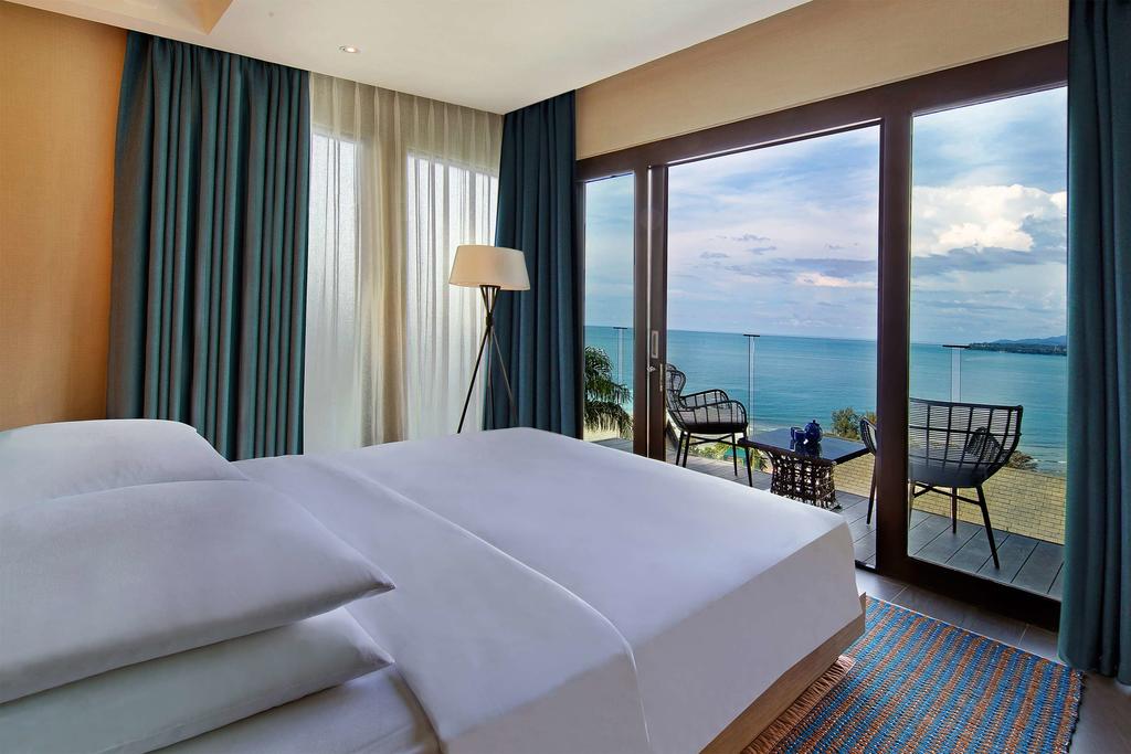 KING BED HILLTOP OCEAN VIEW SUITE  