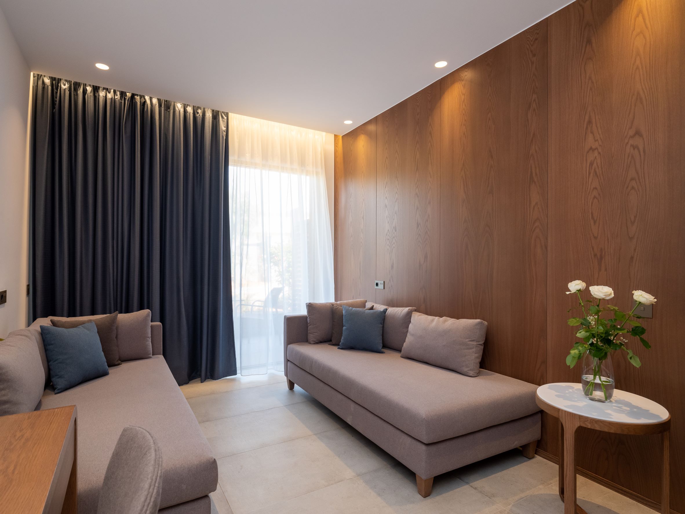Comfort family room visually separated children area Sea view