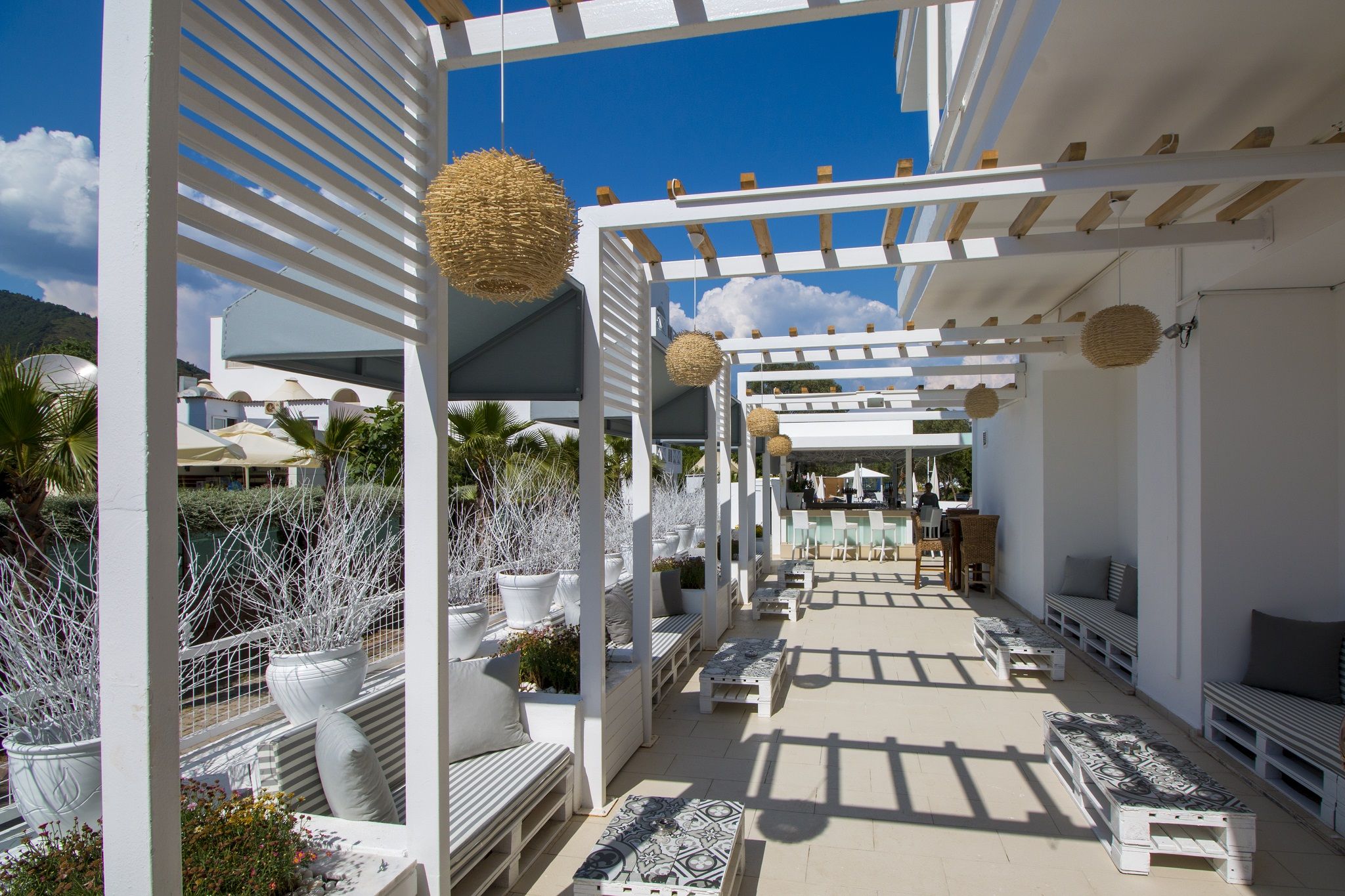 POOL BAR