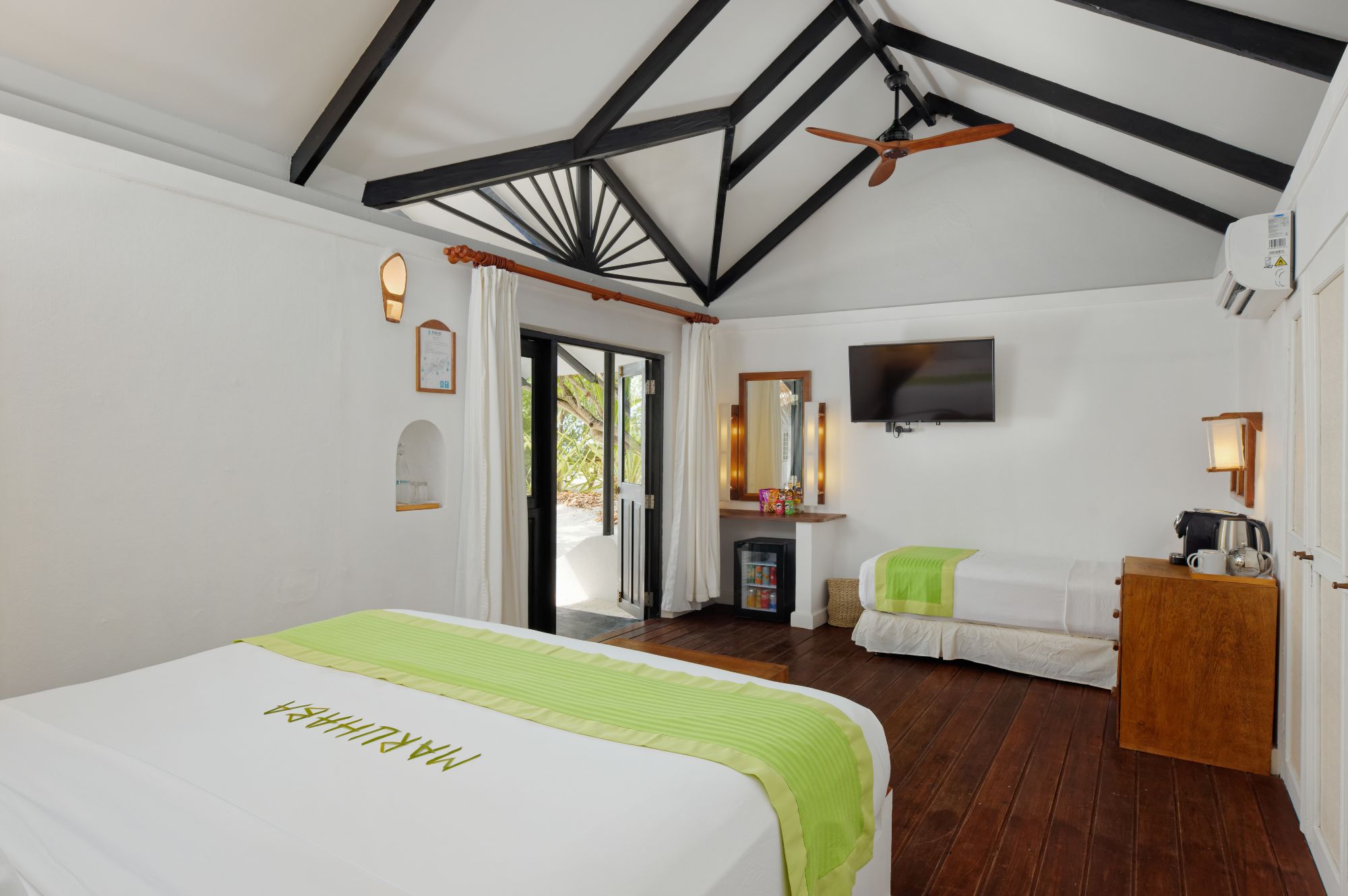 DELUXE BEACH VILLA 