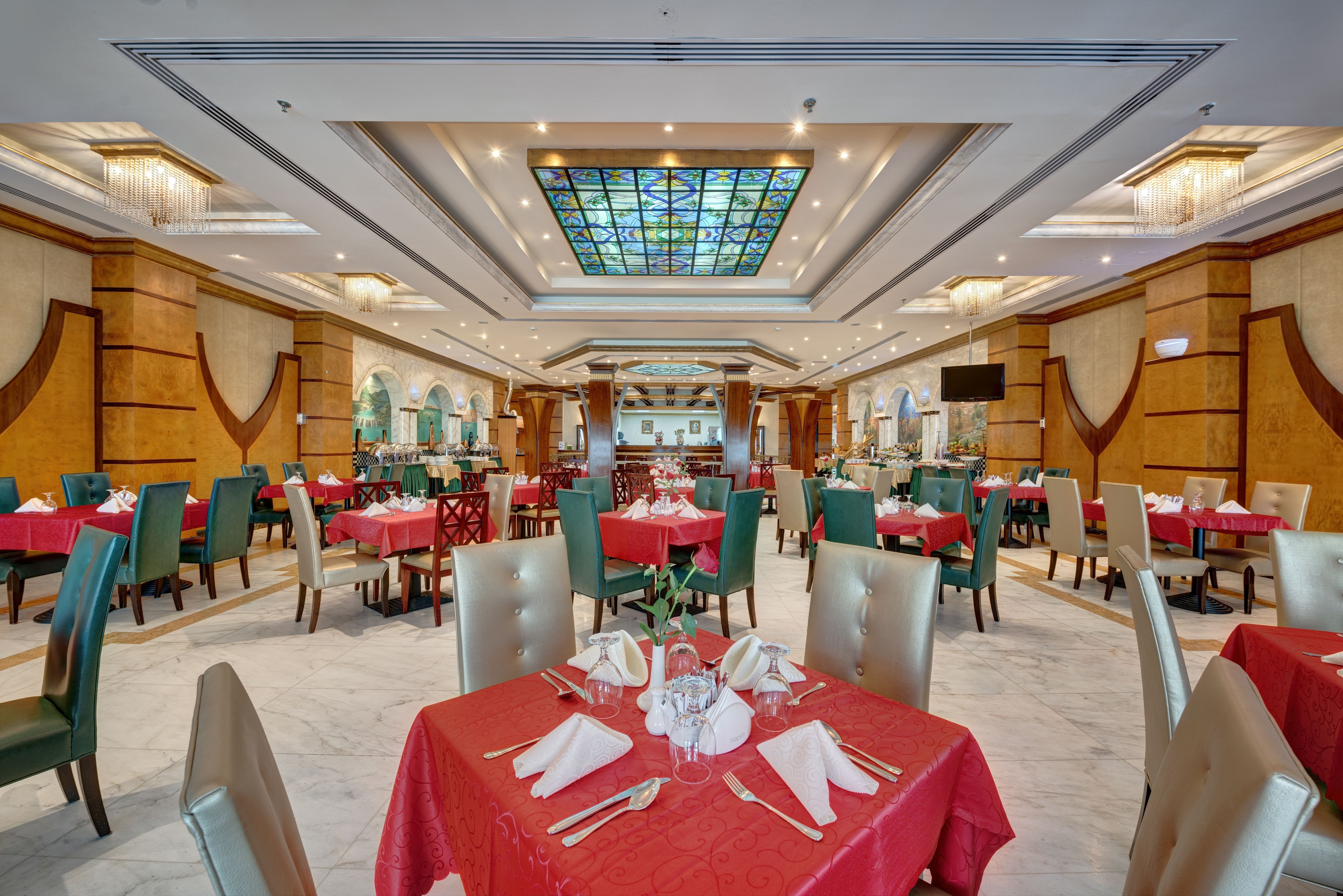 MAIN RESTAURANT