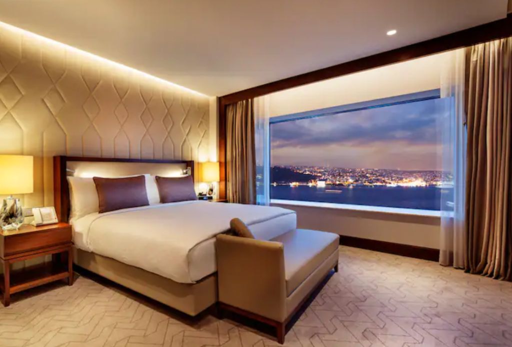 BOSPHORUS SUITE WITH BALCONY
