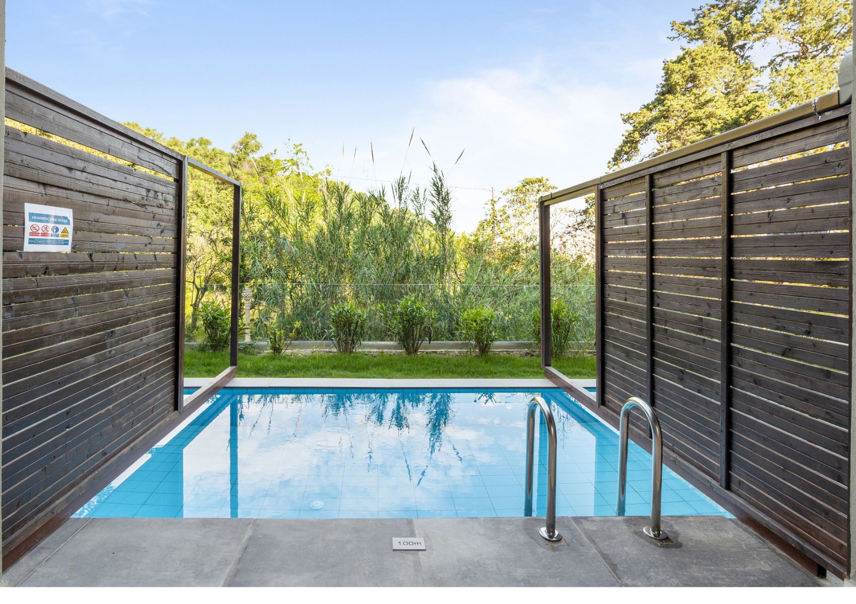  SUPERIOR DOUBLE WITH PLUNGE POOL