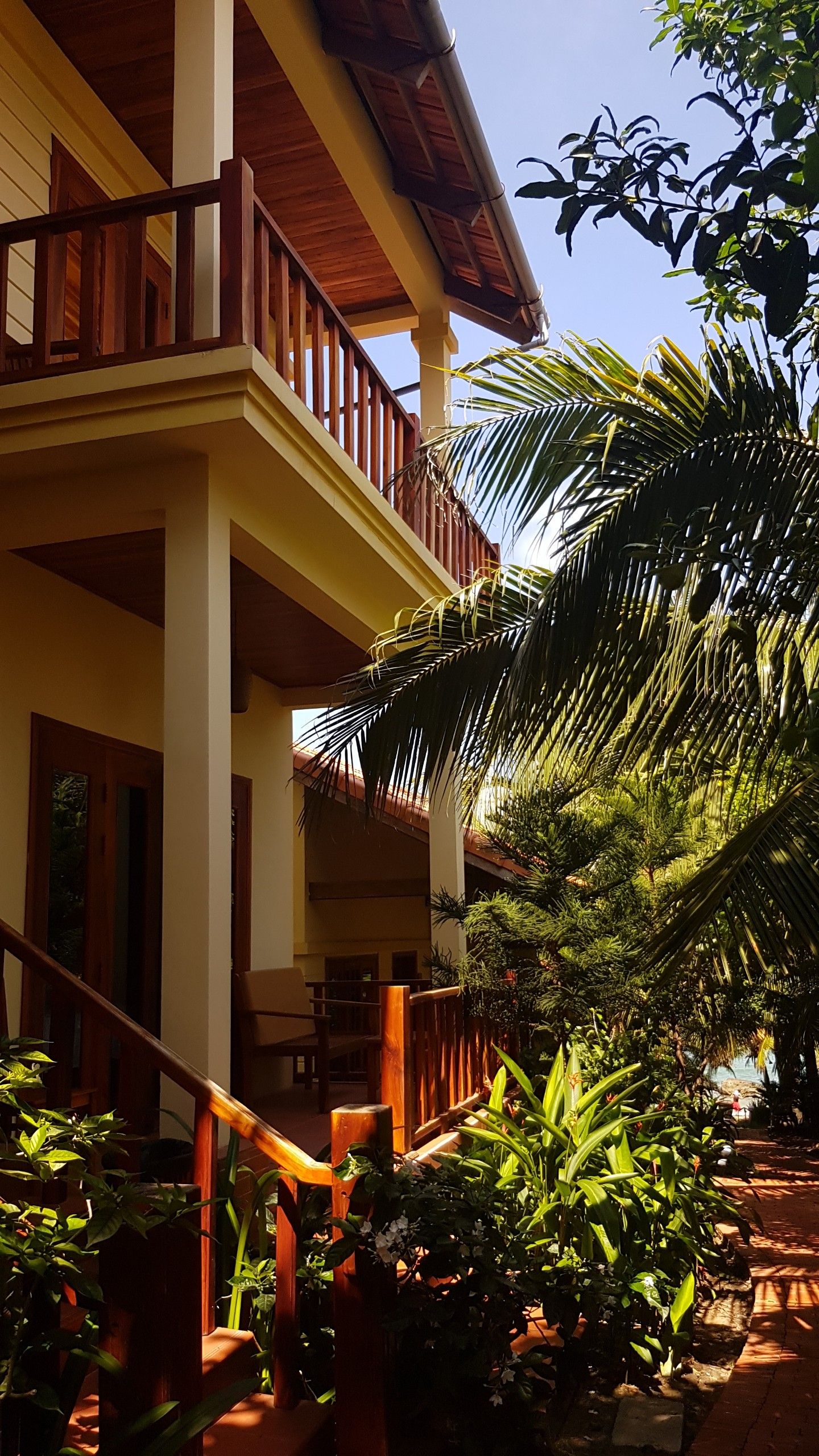 DELUXE DOUBLE ROH GARDEN VIEW WITH BALCONY