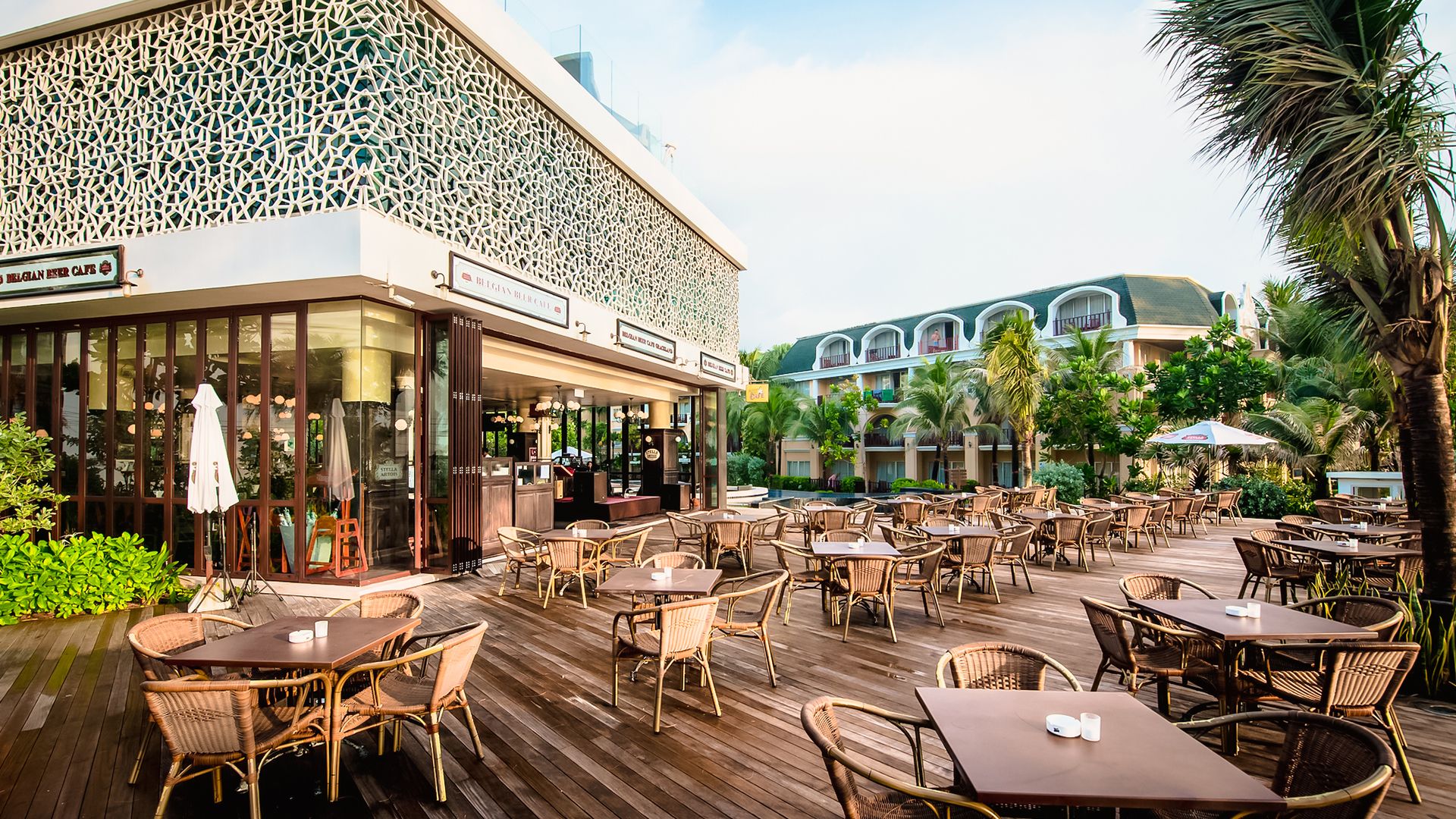 Sunset Beer Cafe'