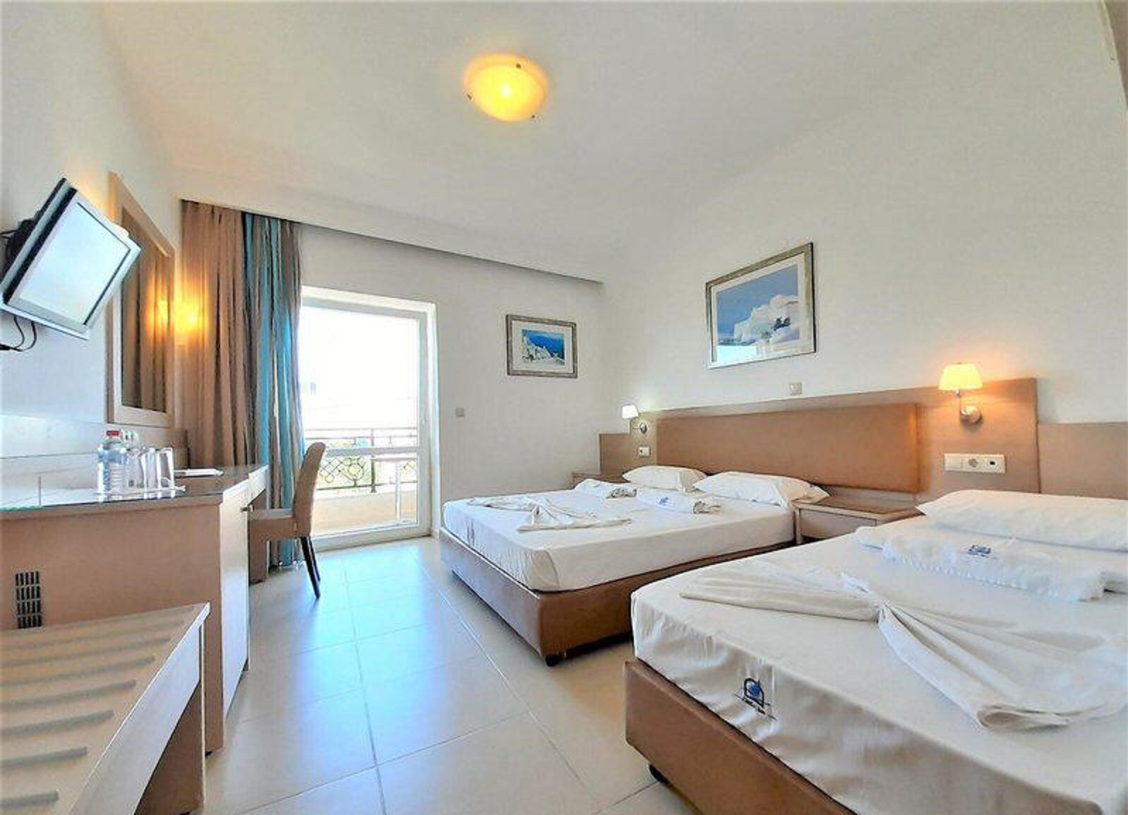 TRIPLE ROOM