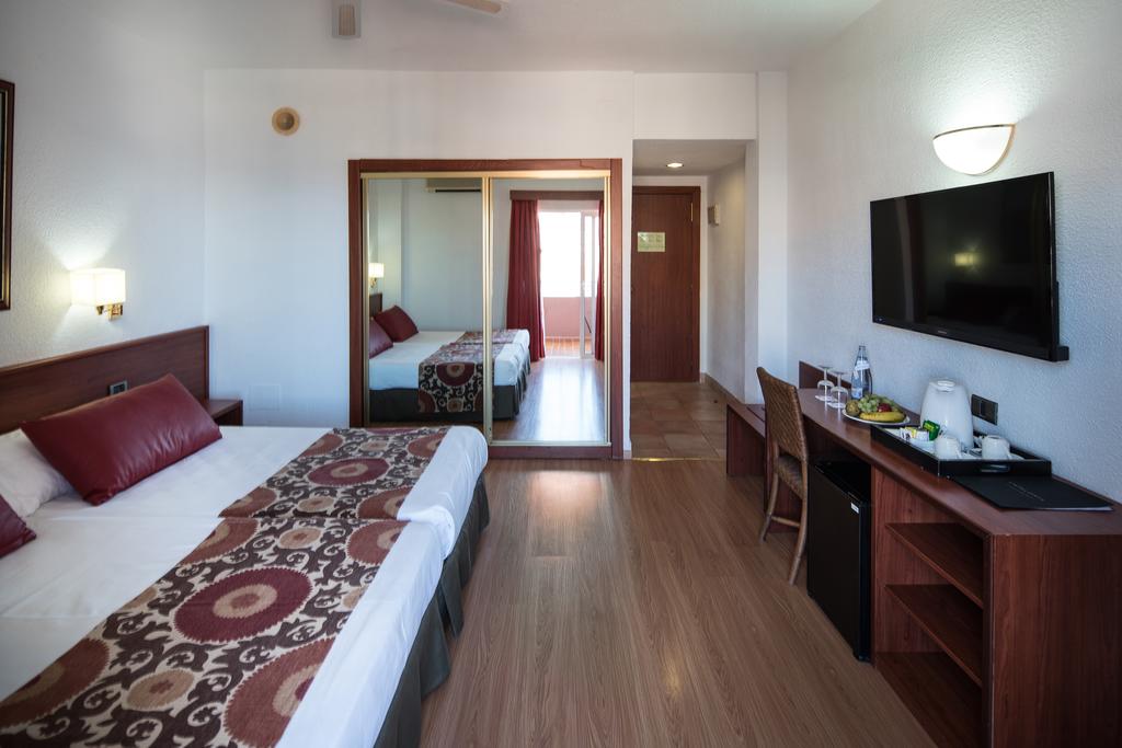 Family room premium