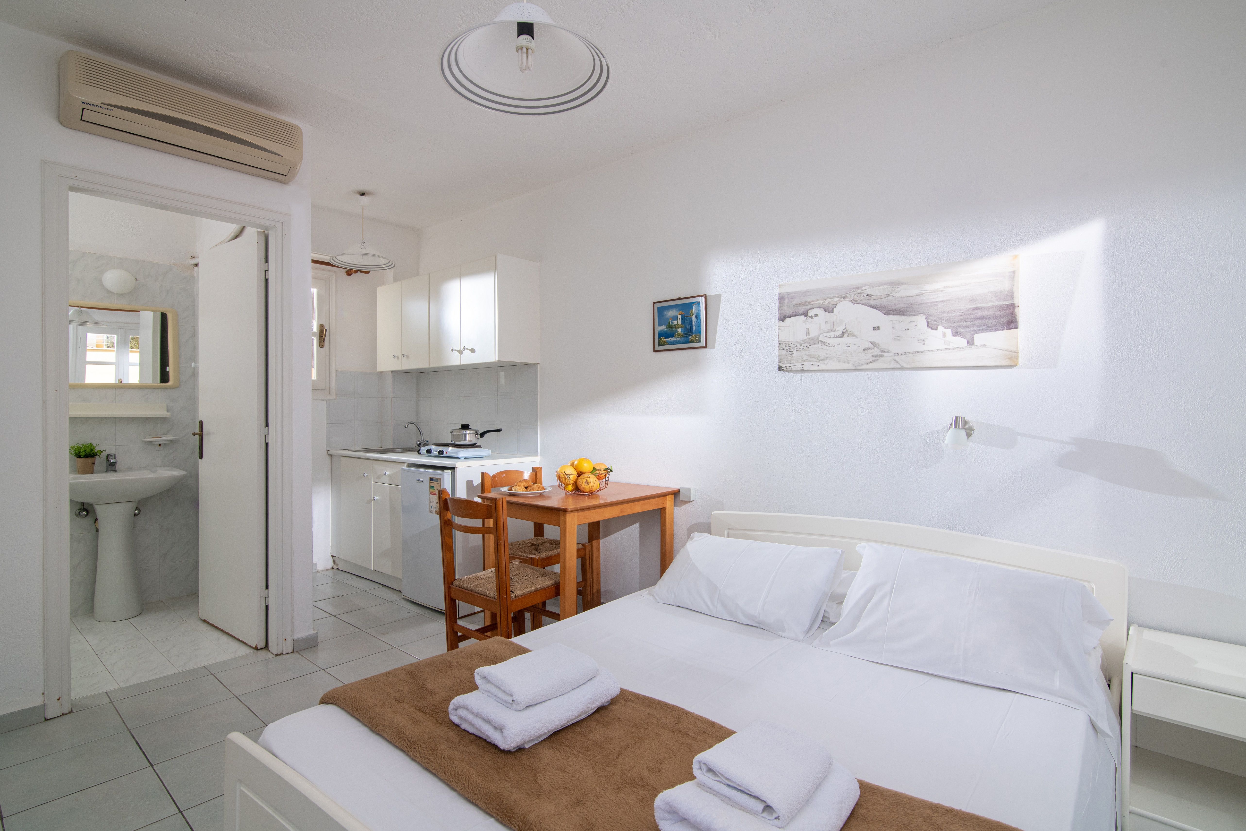 Studio with Garden or Pool View