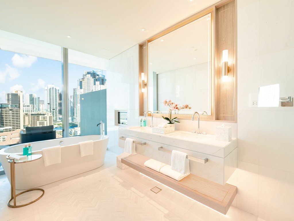 1 BED | Skyline Suite w/Pool 