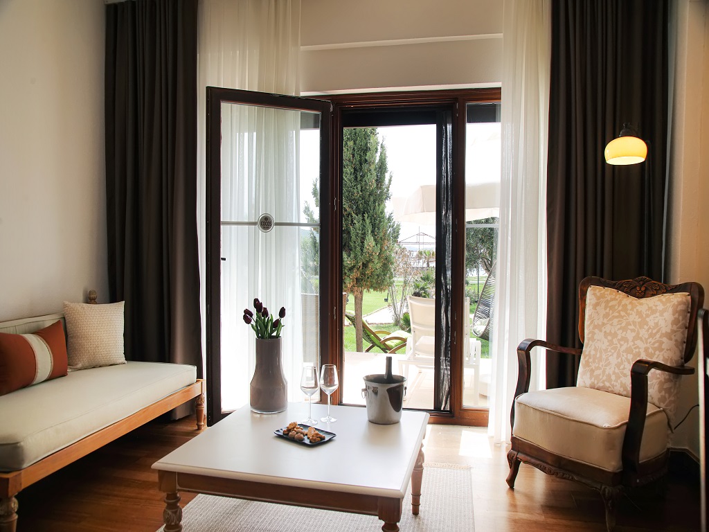 Executive Terrace Room