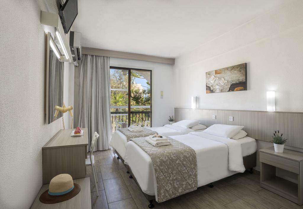 Standard Room (Balcony) 