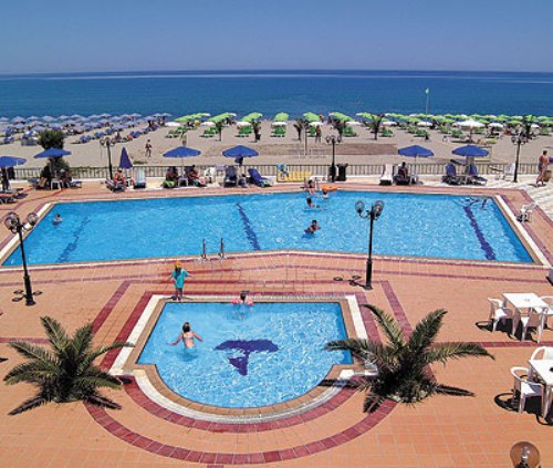 Hotel Golden Beach piscina.jpg
