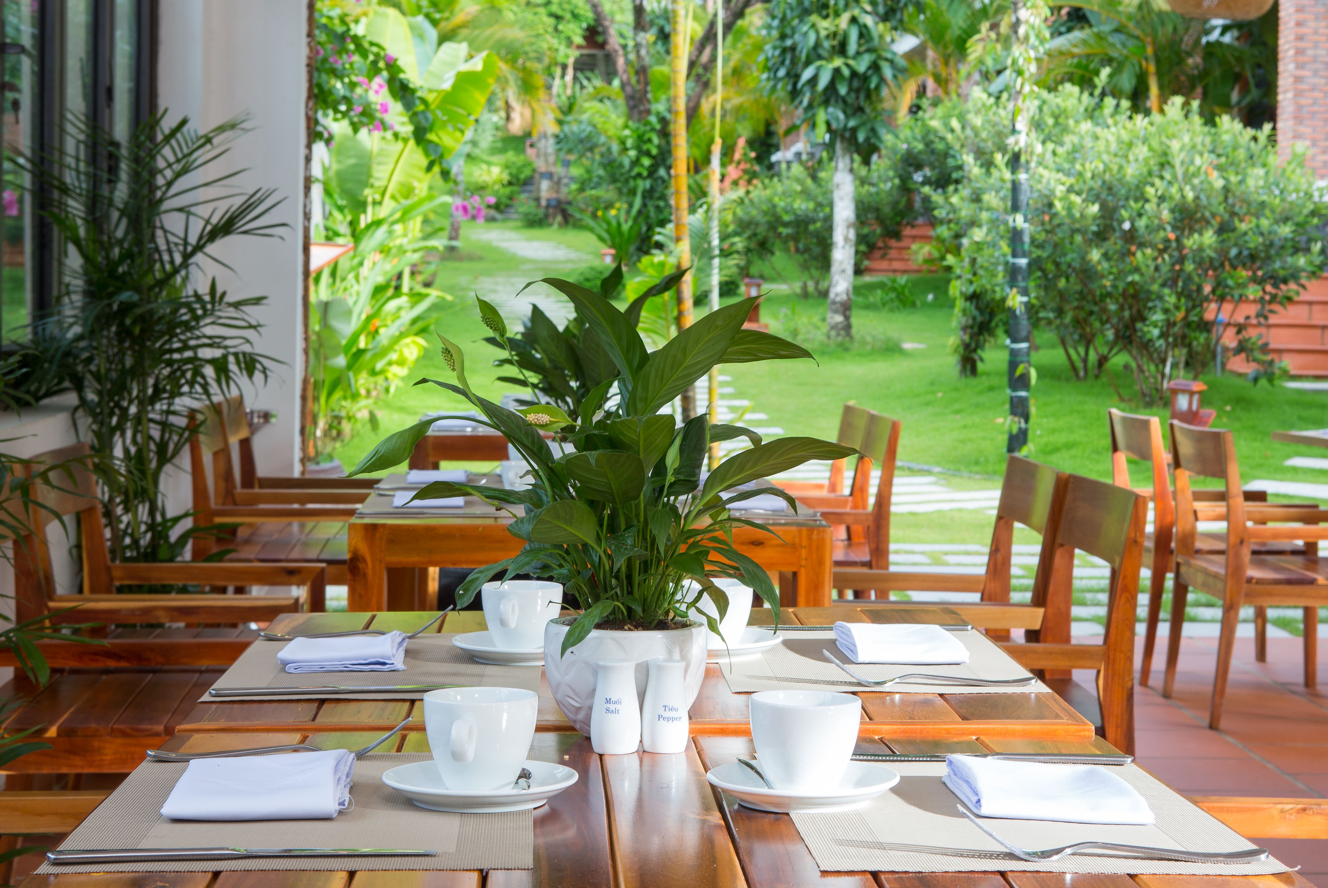 Nadine Restaurant