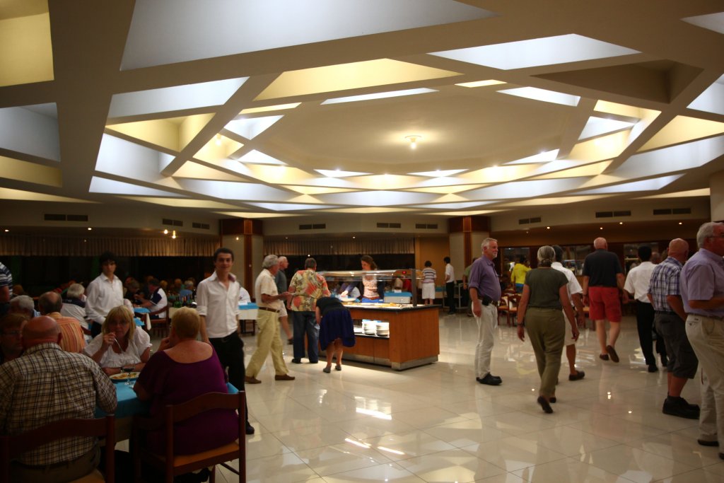 MAIN RESTAURANT 