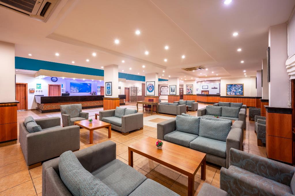 LOBBY BAR