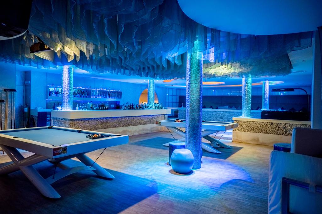 DEEP BLU BAR AND LOUNGE