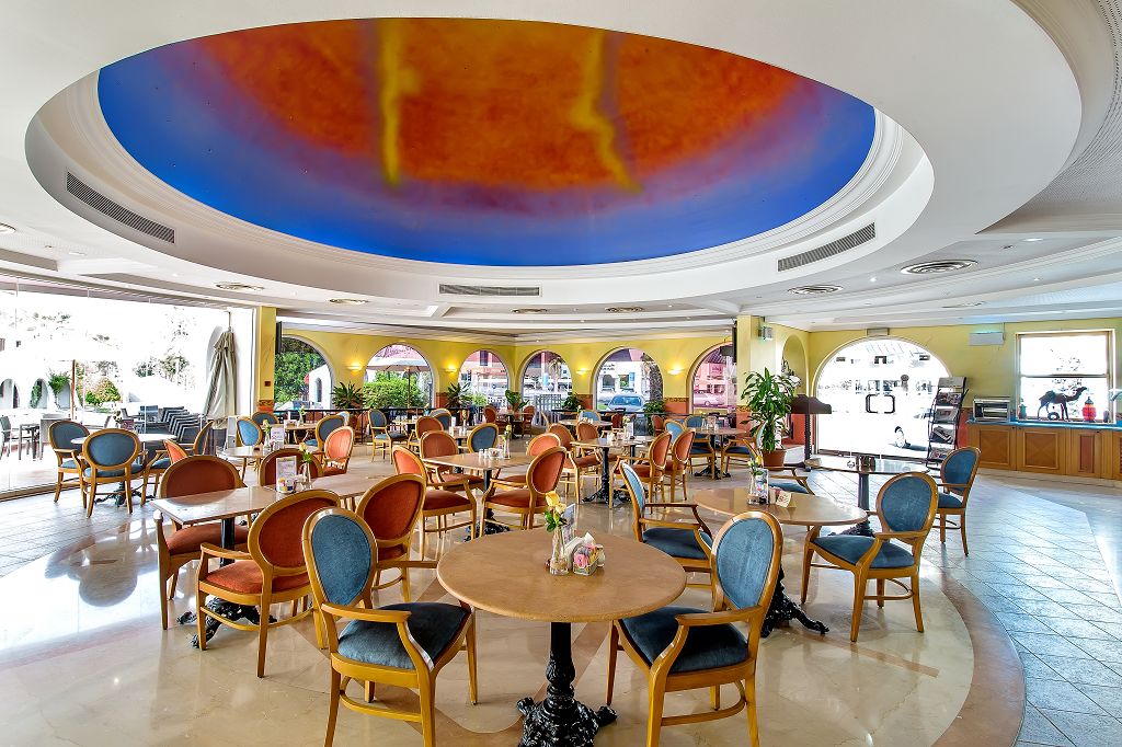 MAIN RESTAURANT