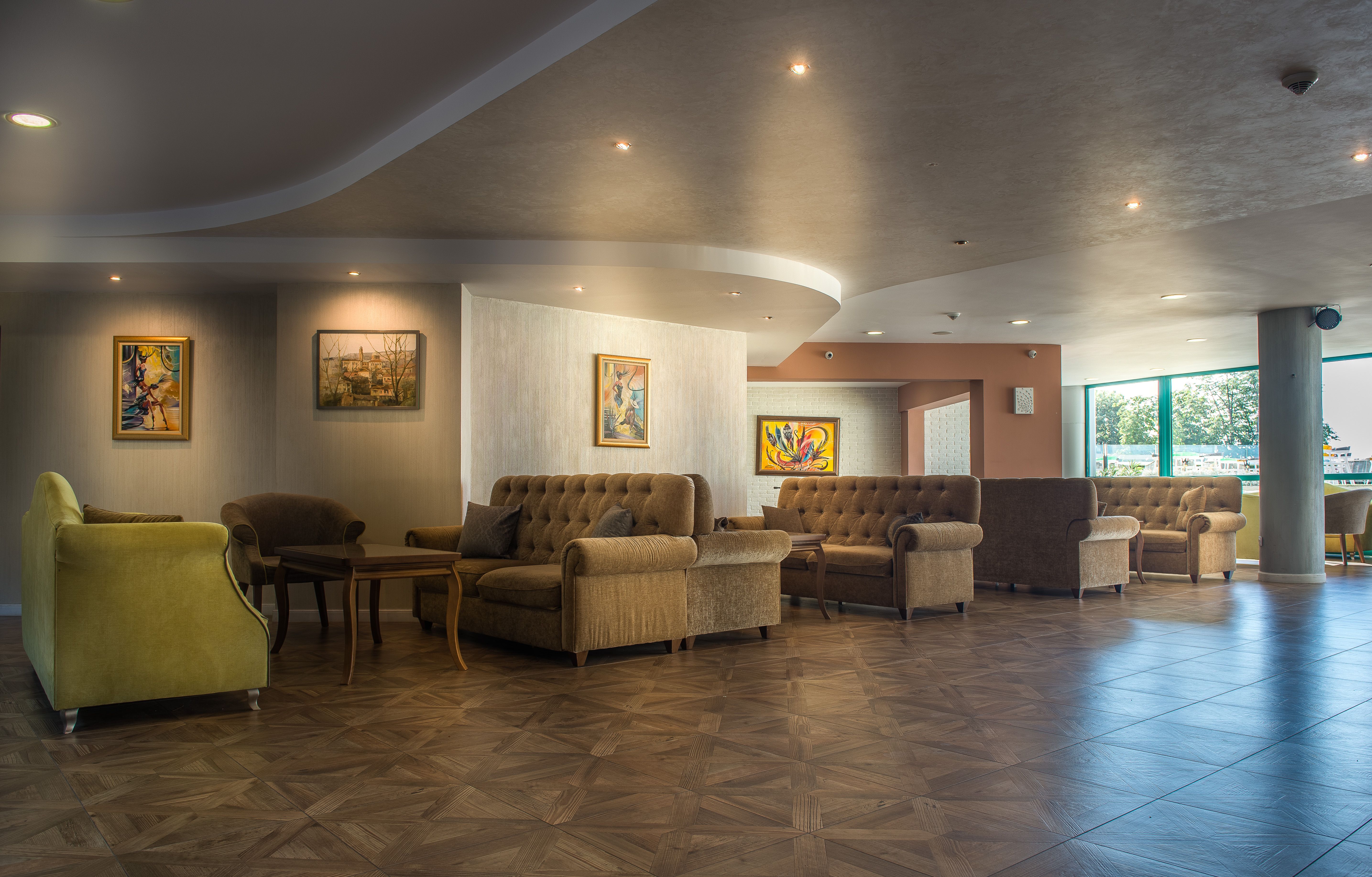 Lobby bar