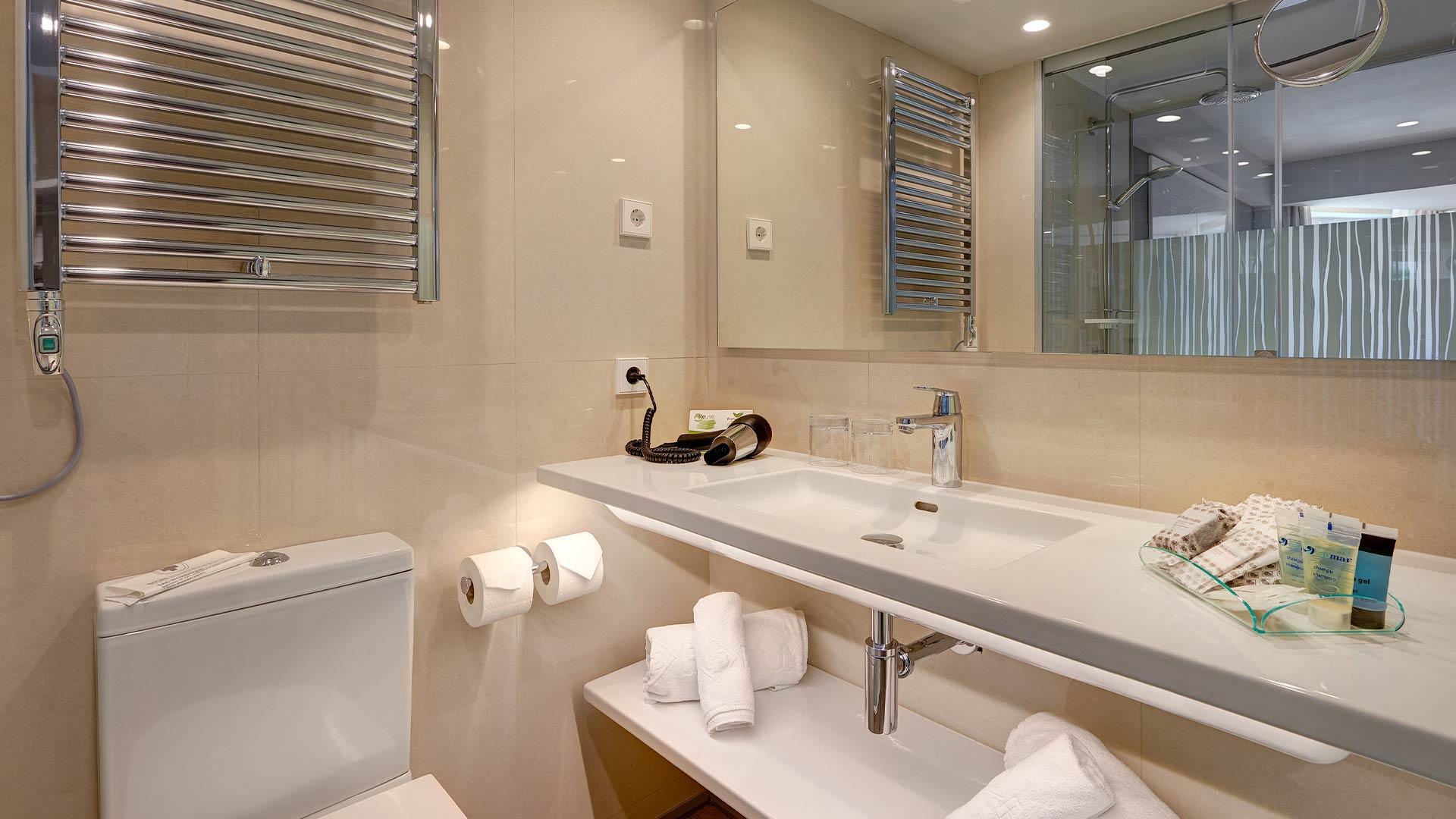 	Twin Room Sea View