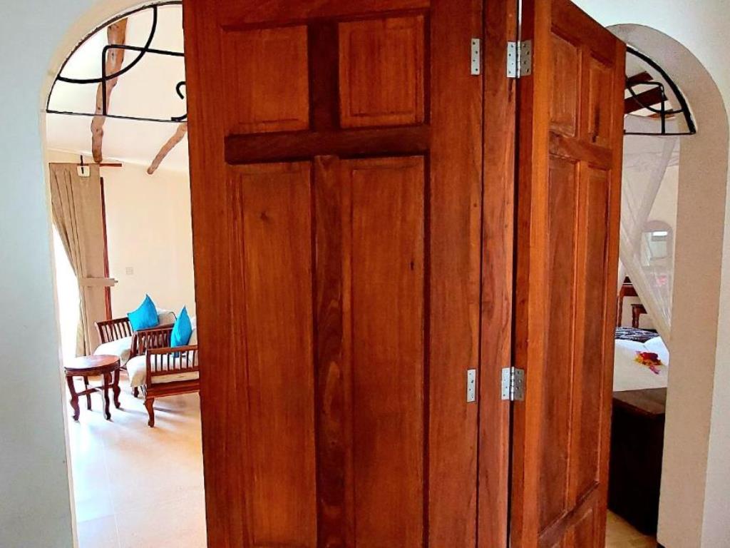 FAMILY ROOM INTERCONNECTING