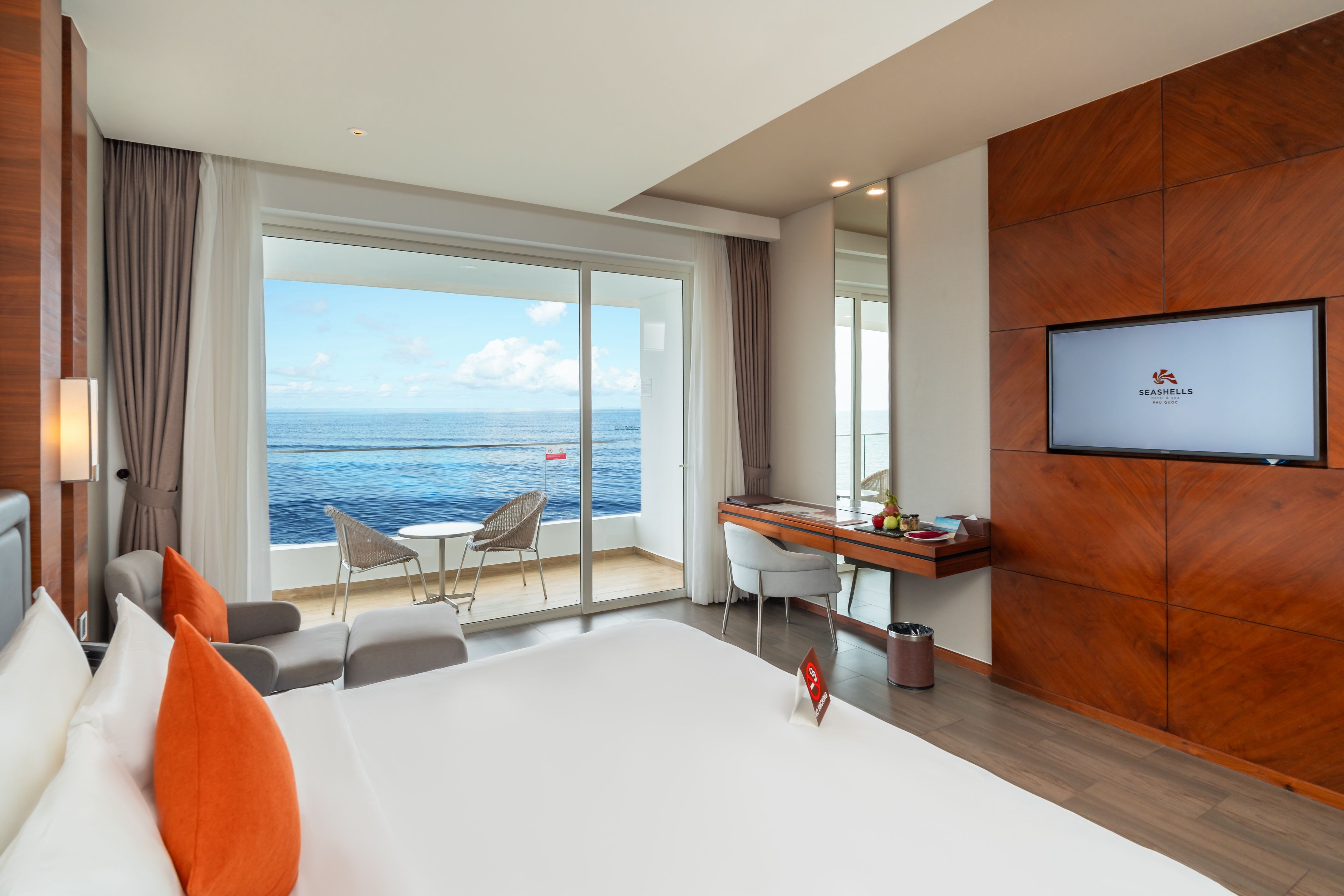 CLASSIC OCEAN VIEW ROOM BALCONY 
