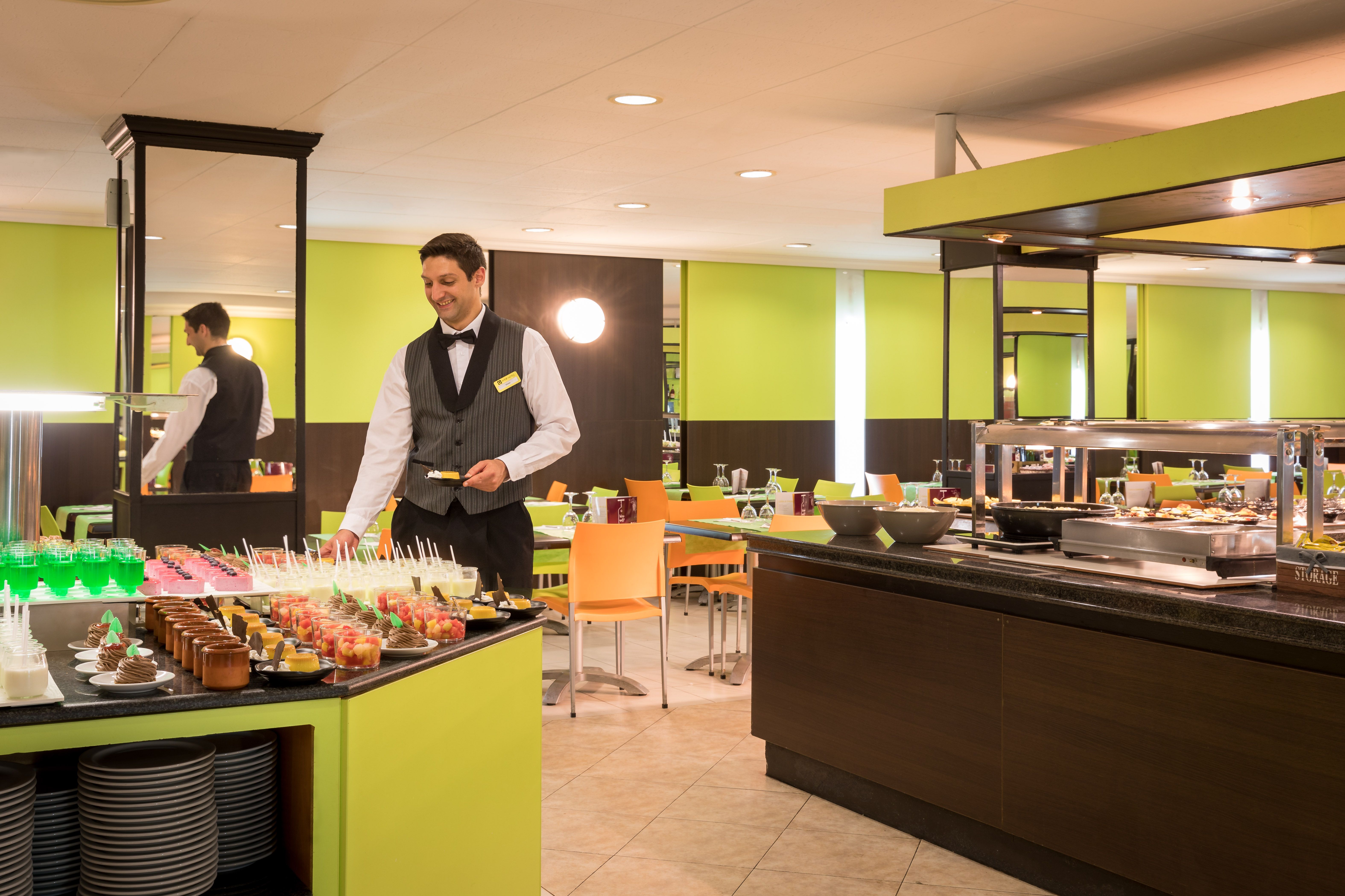 MAIN RESTURANT